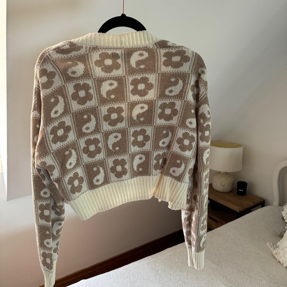 NWOT 2-Piece Knit Yin & Yang Cardigan Set - Picture 7 of 10